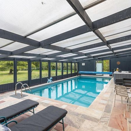 La Villa Du Golf - Avec Piscine Couverte Chauffee Et Jacuzzi Le Tronchet  المظهر الخارجي الصورة
